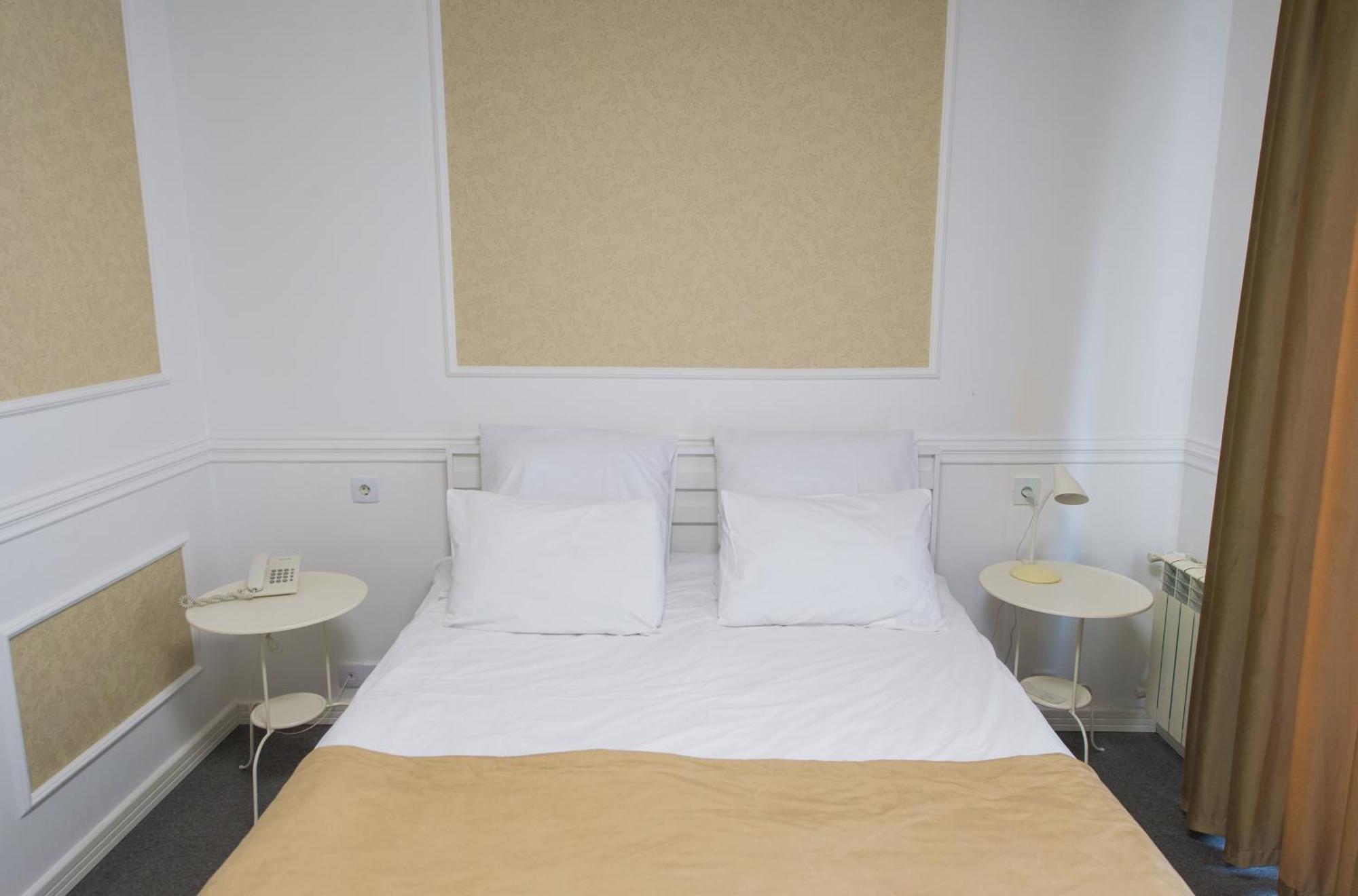 Two Seasons Boutique 4*