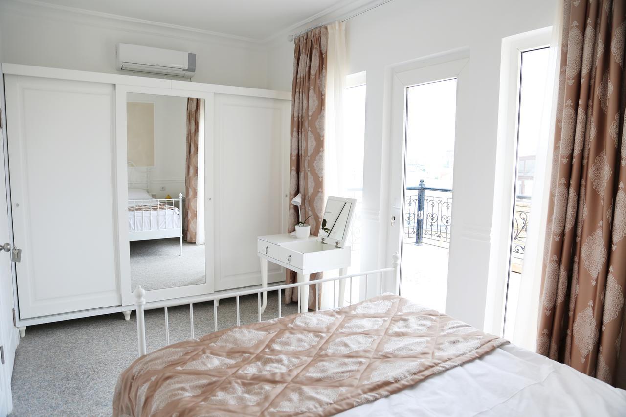 Two Seasons Boutique 4*
